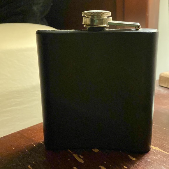 Flask - Picture 4 of 4